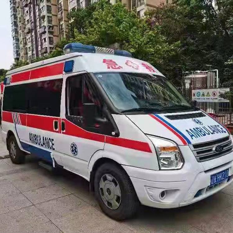 文县长途救护车护送病人返乡